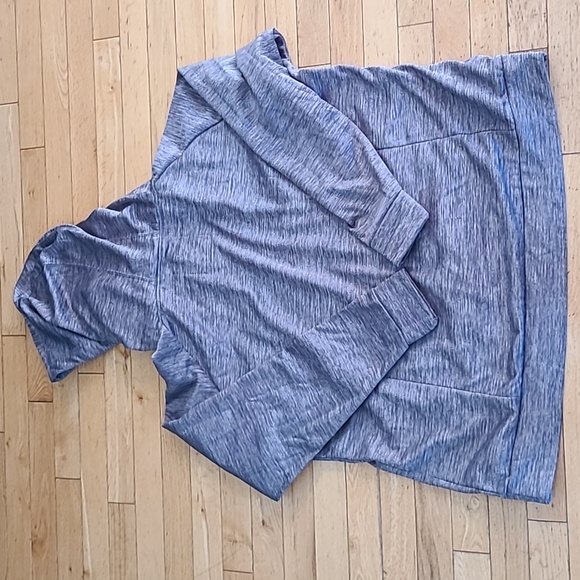 John Deere size 2xl hoodie - Picture 5 of 5